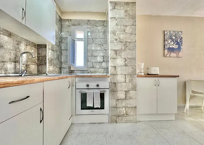 Torres De Yomely - M2g * Playa de las Américas